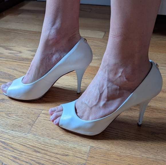 Cosmoparis Peep Toe Bridal Off White Ivory Leather Heels Size 9.5 - Picture 16 of 16